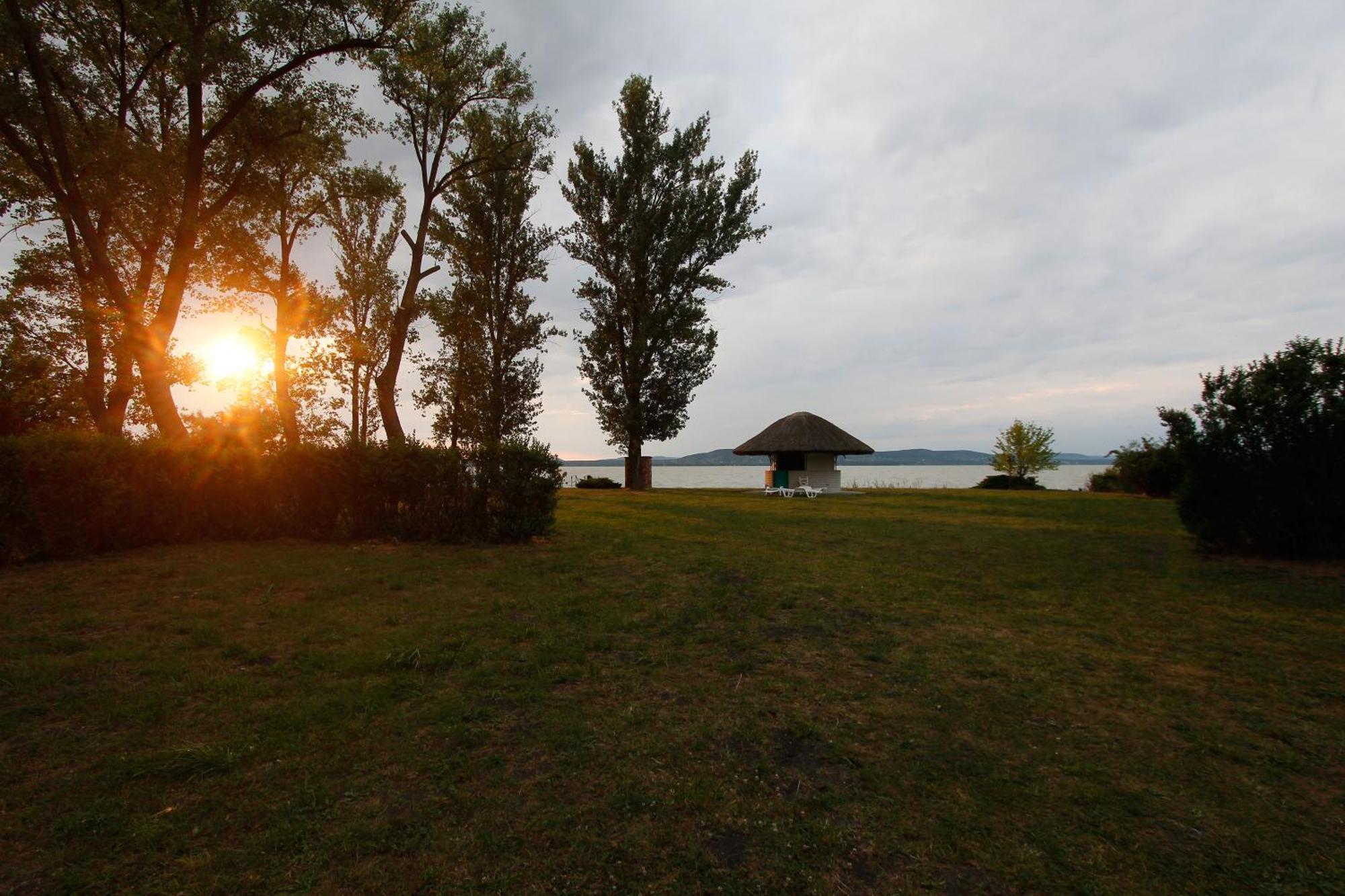 Partvilla Balatonboglár Exteriör bild
