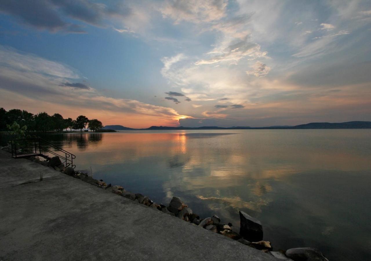 Partvilla Balatonboglár Exteriör bild