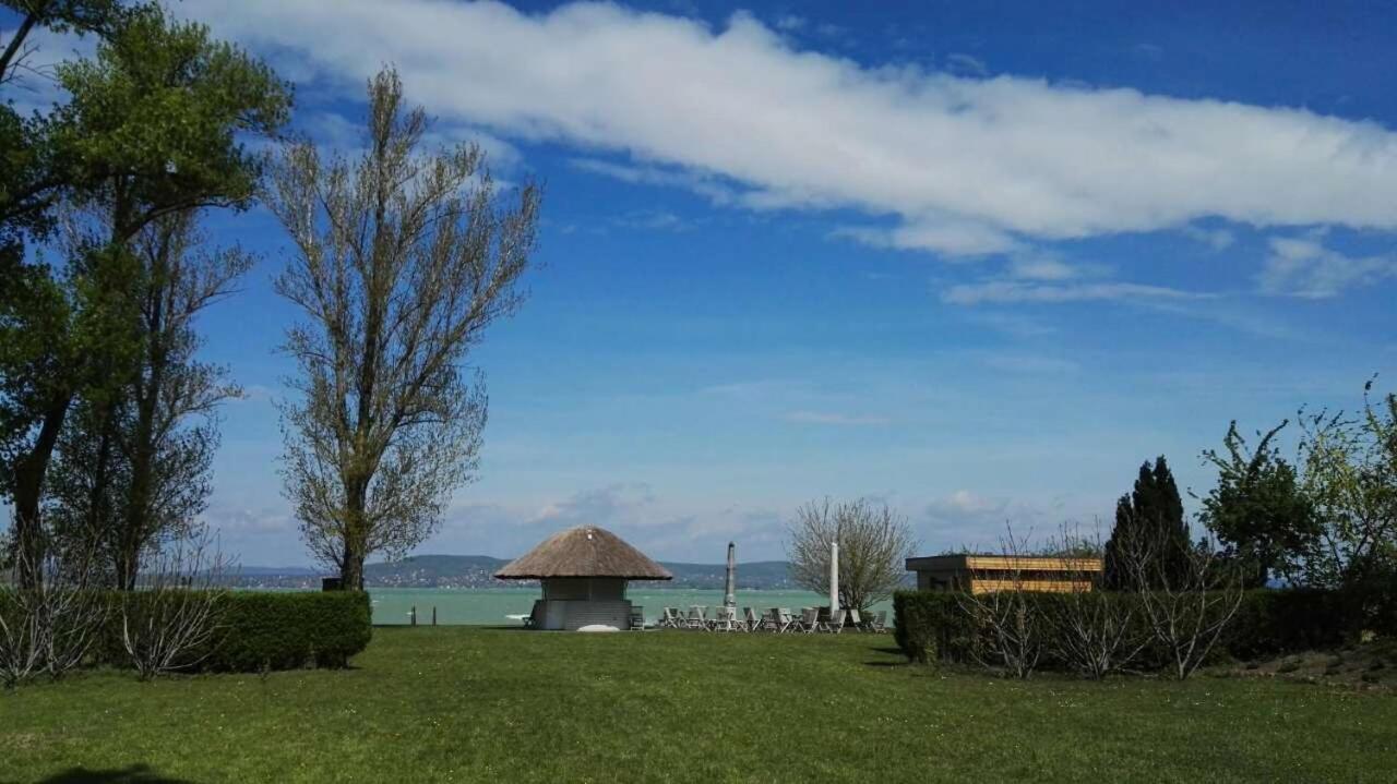 Partvilla Balatonboglár Exteriör bild